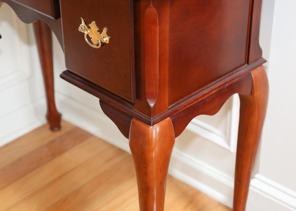 Entry Table with Mirror