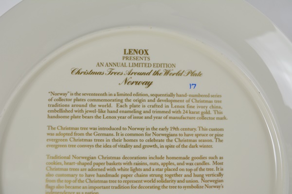 Lenox 2007 Norway Christmas Trees Around The World Collector Plate