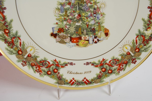 Lenox 2009 Denmark Christmas Trees Around The World Collector Plate