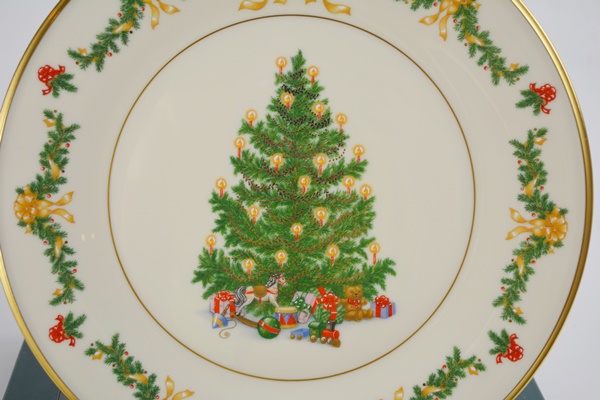 Lenox 1995 Austria Christmas Trees Around The World Collector Plate