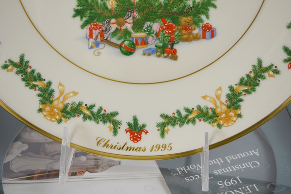 Lenox 1995 Austria Christmas Trees Around The World Collector Plate