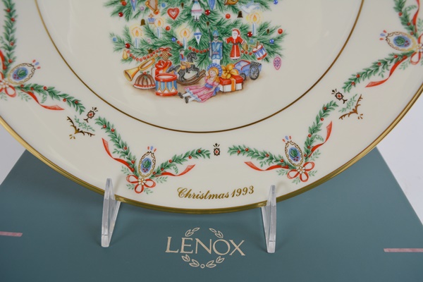 Lenox 1993 England Christmas Trees Around The World Collector Plate