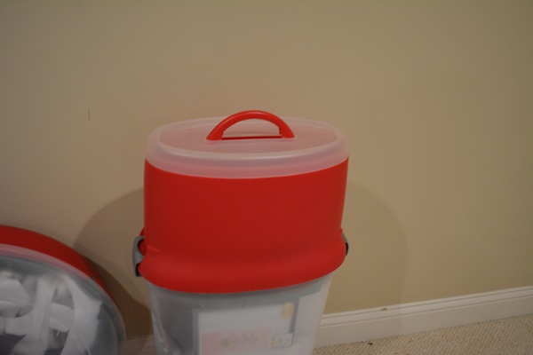 Sterlite and HomZ Christmas Storage Containers, Wreaths and Wrapping Paper