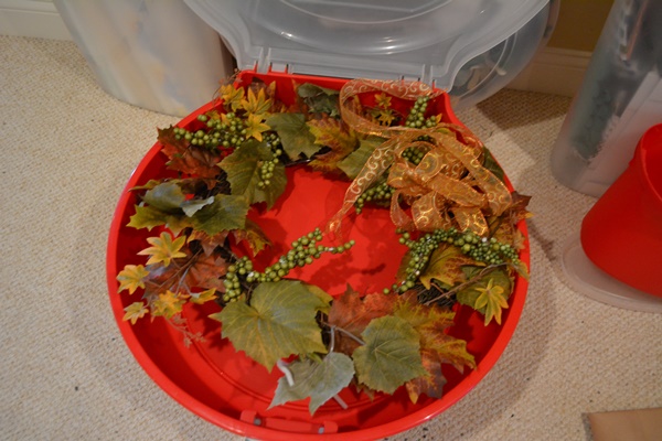 Sterlite and HomZ Christmas Storage Containers, Wreaths and Wrapping Paper