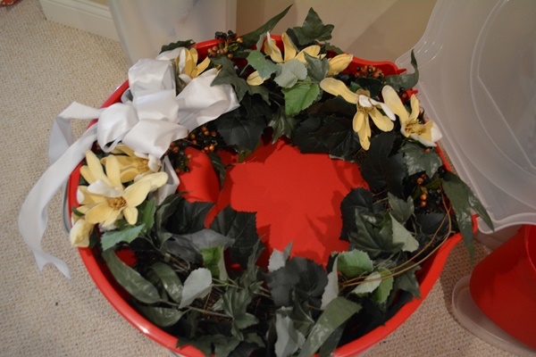 Sterlite and HomZ Christmas Storage Containers, Wreaths and Wrapping Paper