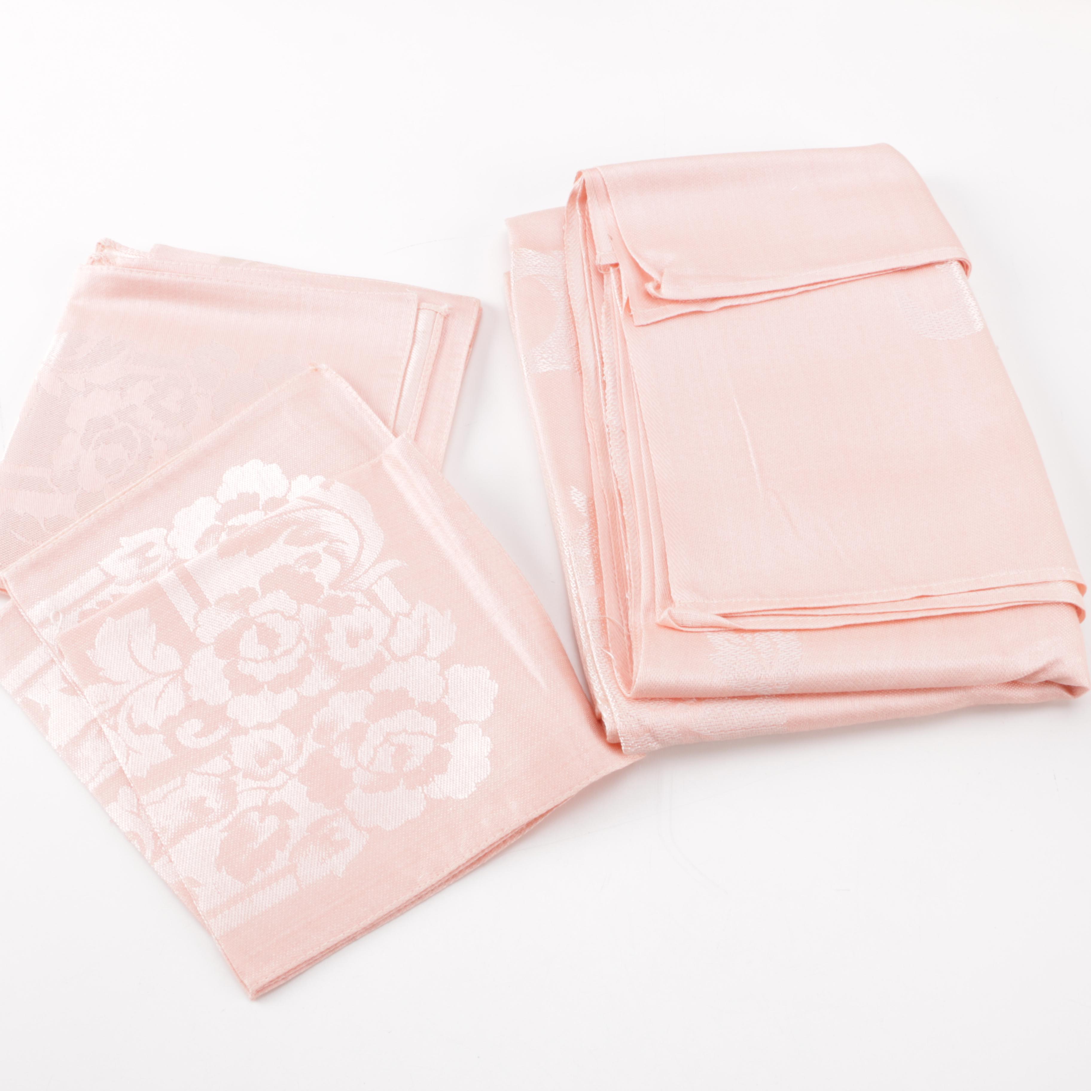 Vintage Kitchen Linens and Doilies