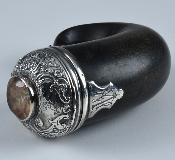 Early 19th Century Scottish Horn Snuff Mull with Silver Cap