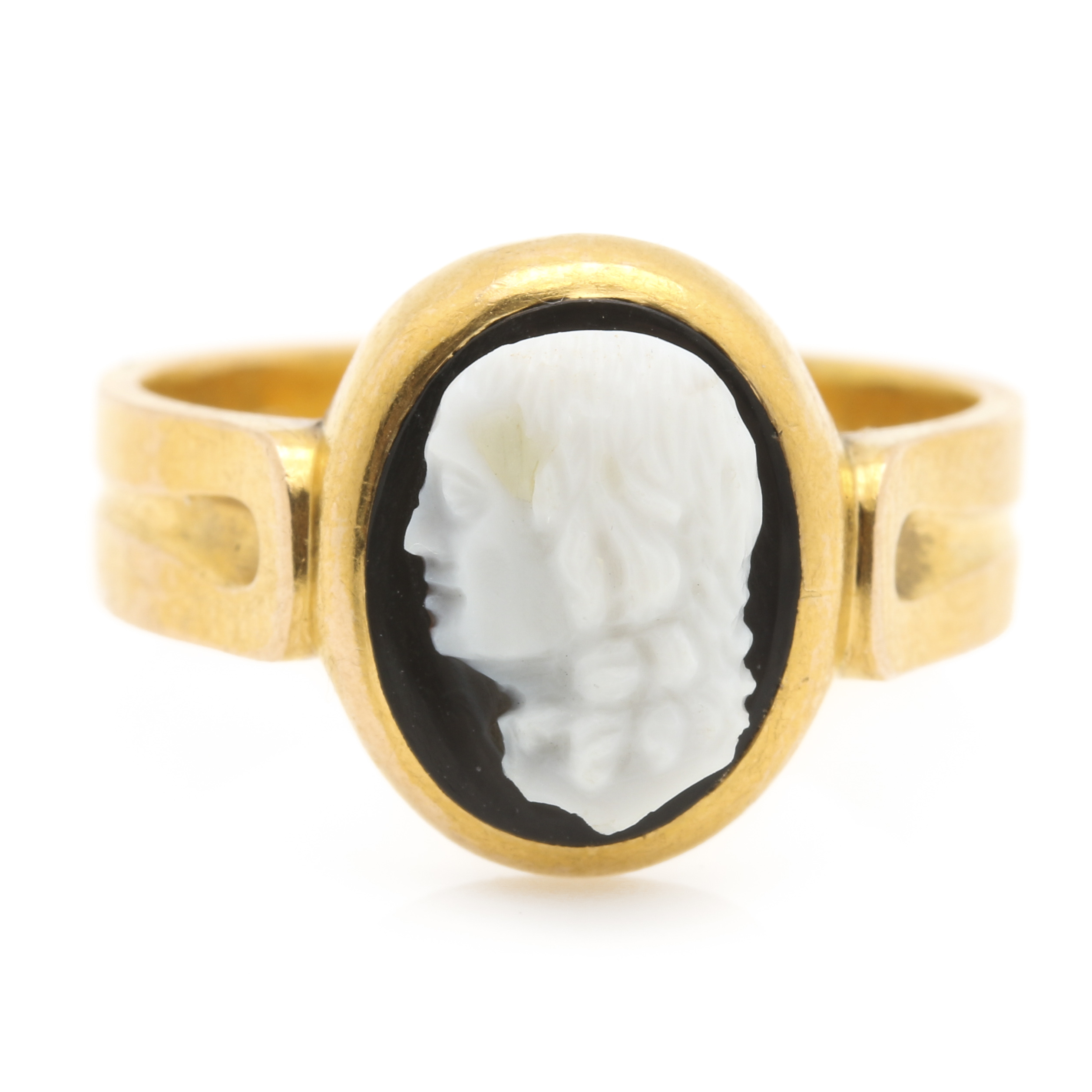 18K Yellow Gold Carved Onyx Cameo Ring