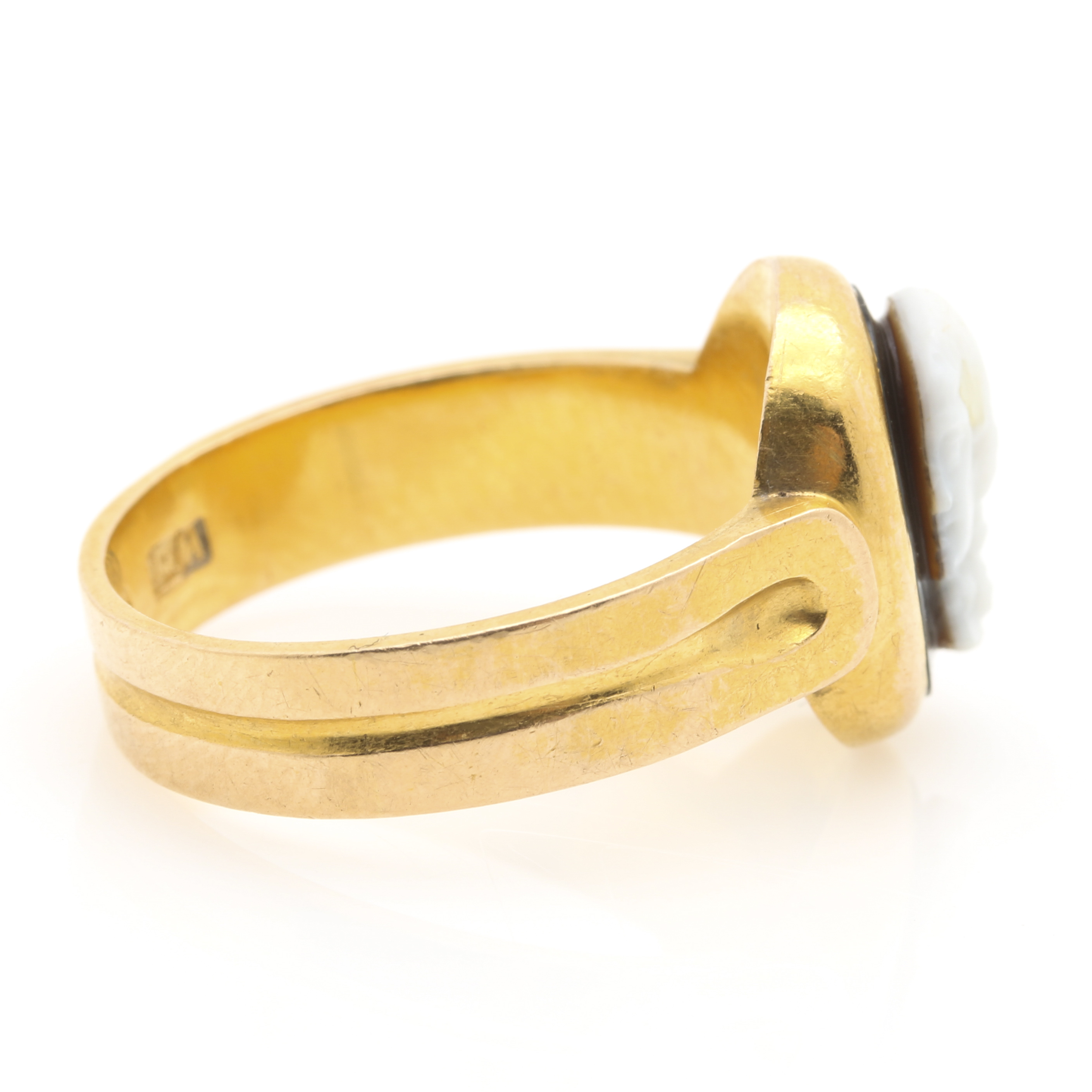 18K Yellow Gold Carved Onyx Cameo Ring