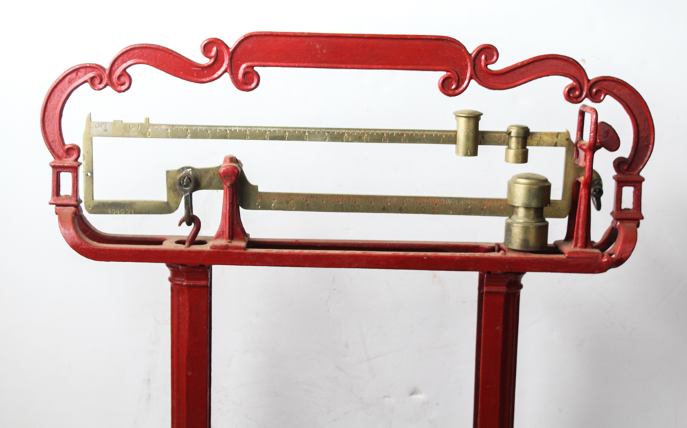 Antique Cast Iron Howe Grocer Scale