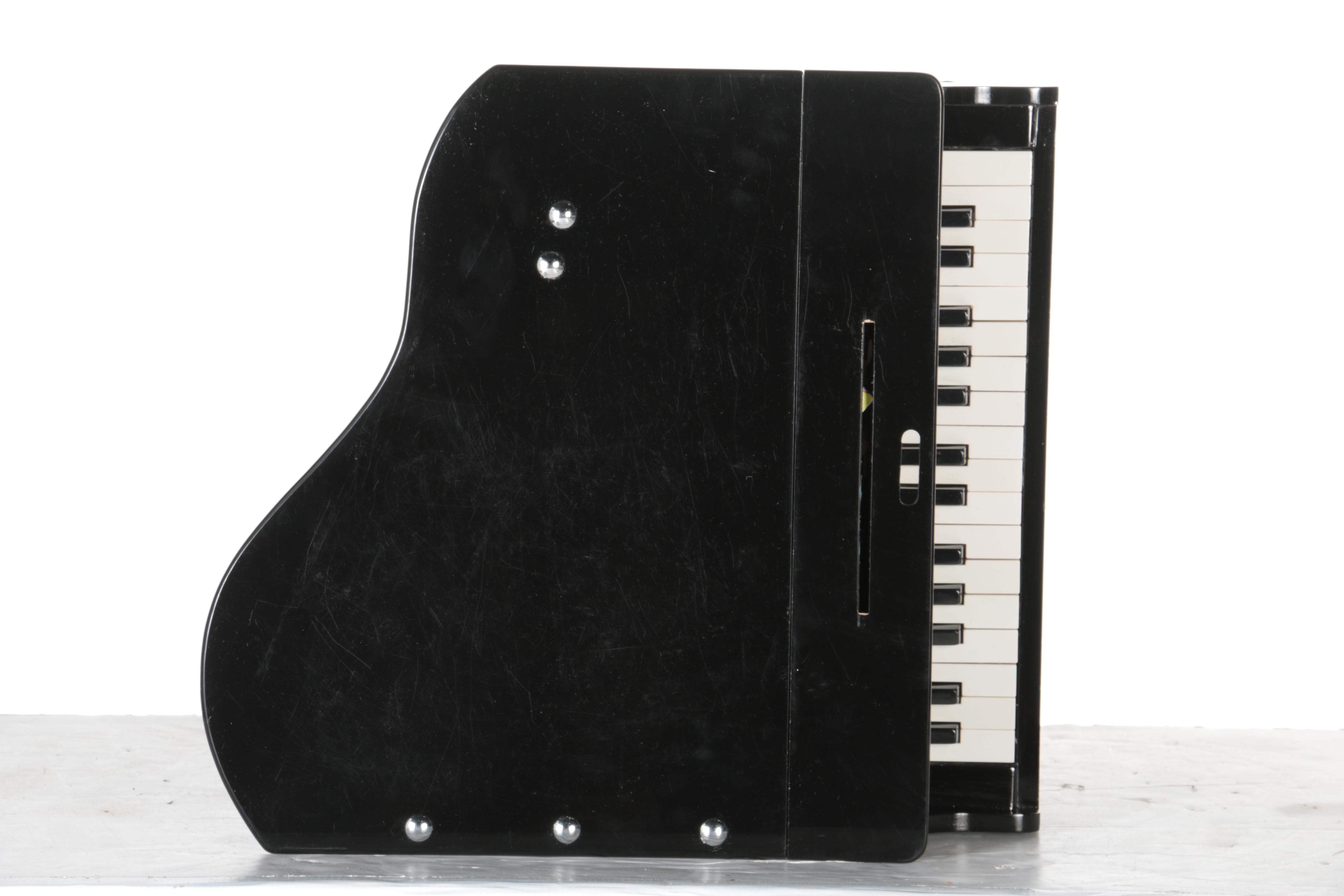 Melissa and Doug Tinker Play Introduction Piano