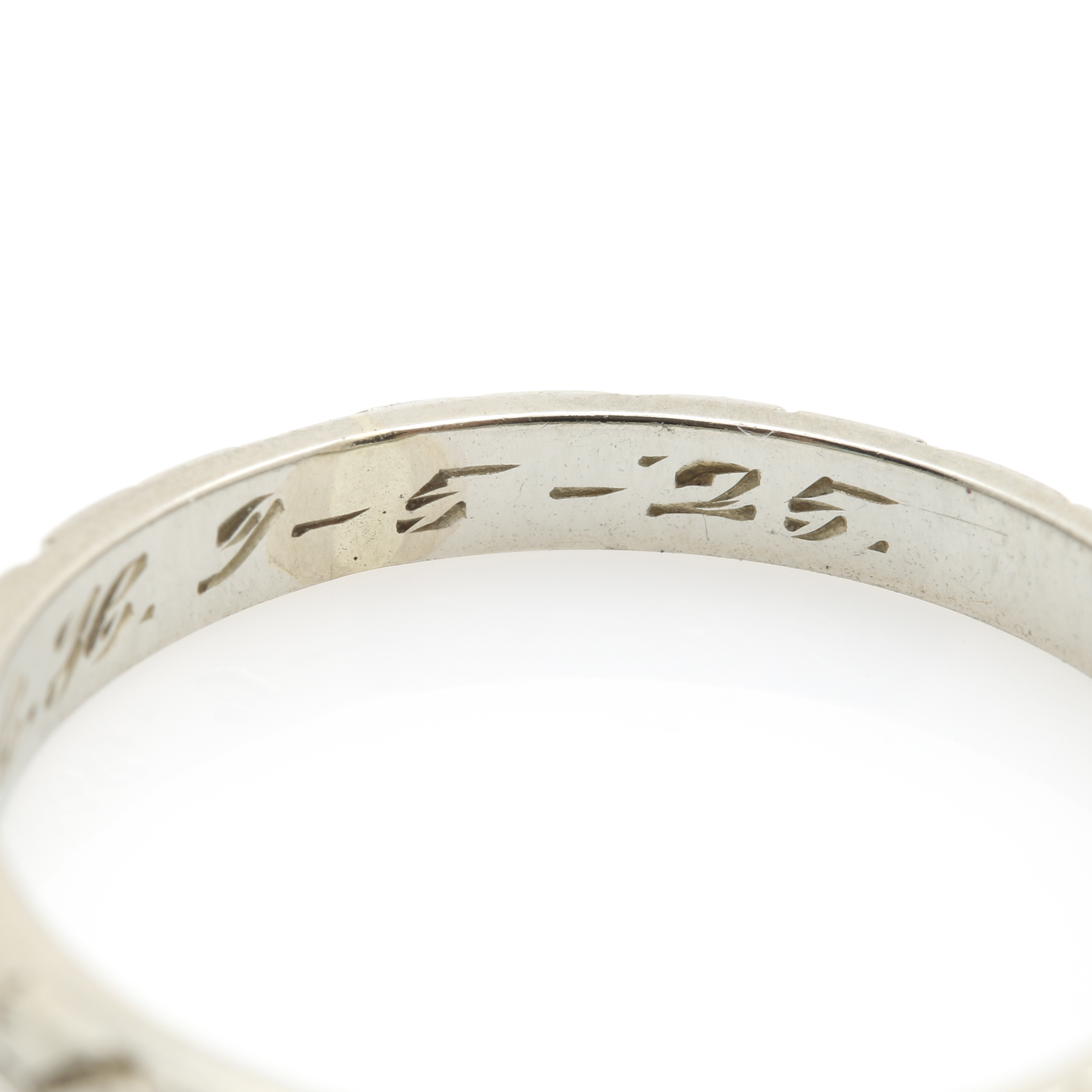 Vintage Circa 1925 18K White Gold Floral Engraved Band