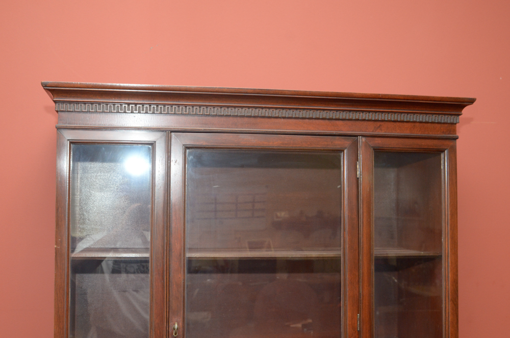 Hepplewhite Style Bow Front China Cabinet