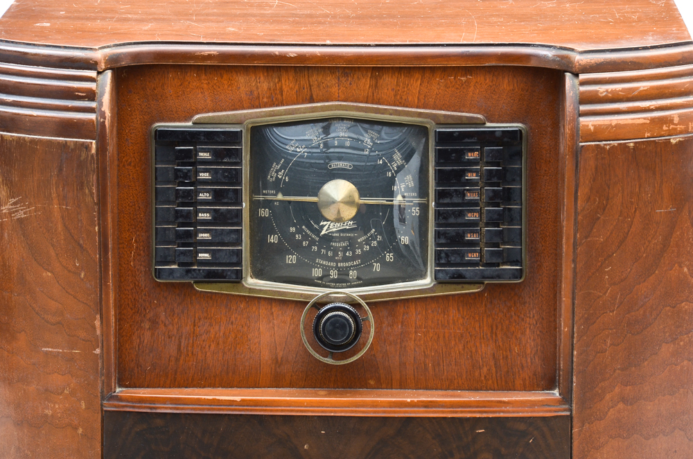 Zenith 12H670 Newport Tube Console Radio