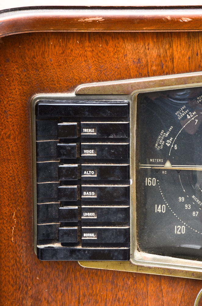 Zenith 12H670 Newport Tube Console Radio