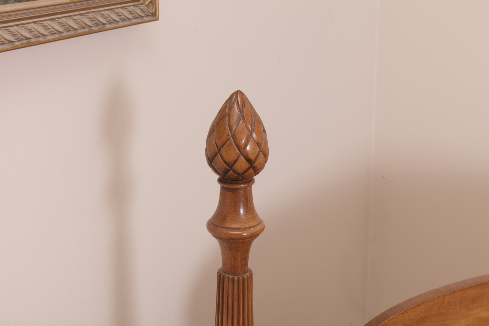 Queen Anne Style Full Size Four Poster Bed