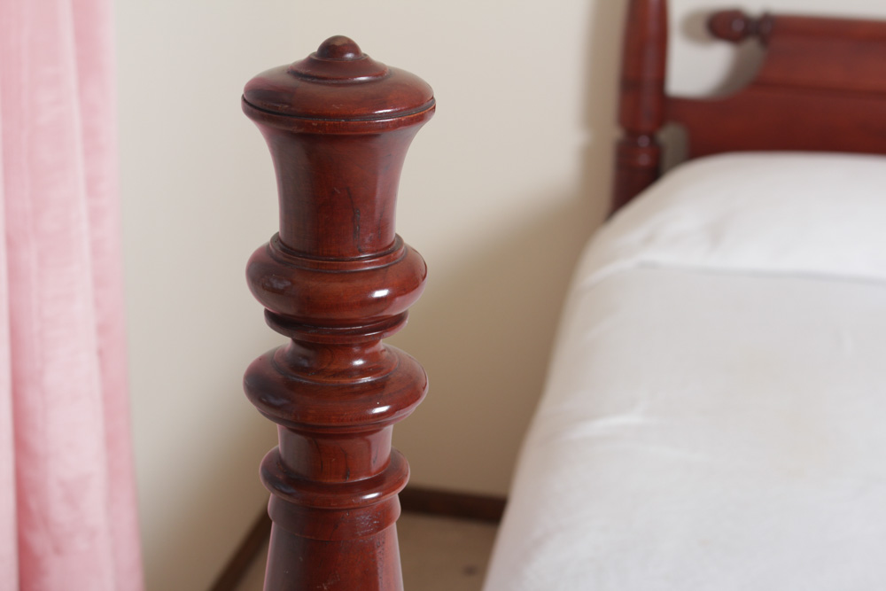 Vintage Four Poster Colonial Style Cherry Bed