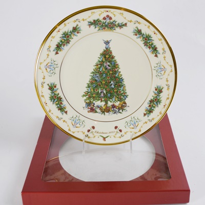 Lenox 2003 Canada Christmas Trees Around The World Collector Plates