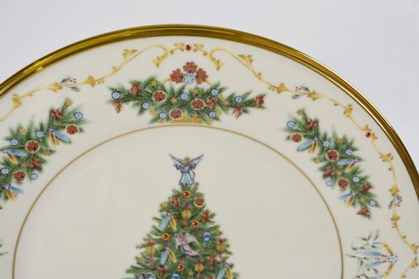 Lenox 2003 Canada Christmas Trees Around The World Collector Plates