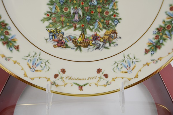 Lenox 2003 Canada Christmas Trees Around The World Collector Plates