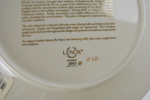 Lenox 2003 Canada Christmas Trees Around The World Collector Plates