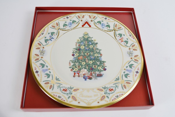 Lenox 2000 Sweden Christmas Trees Around The World Collector Plate