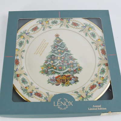 Lenox 1998 America Christmas Trees Around The World Collector Plate
