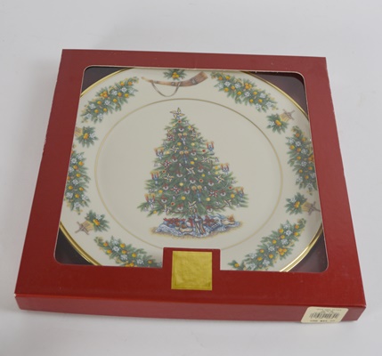 Lenox 2002 The Netherlands Christmas Trees Around The World Collector Plate