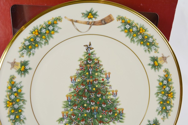 Lenox 2002 The Netherlands Christmas Trees Around The World Collector Plate