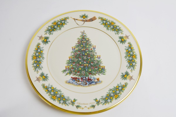 Lenox 2002 The Netherlands Christmas Trees Around The World Collector Plate