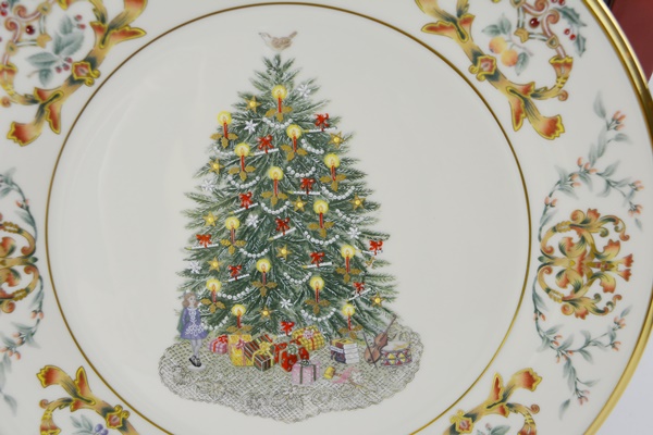 Lenox 2001 Ireland Christmas Trees Around The World Collector Plate