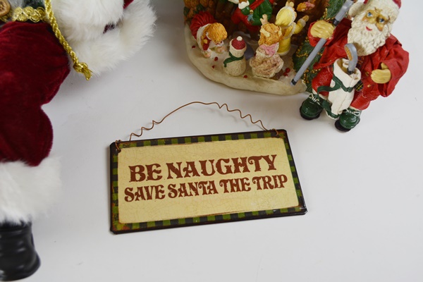 Santa Claus Holiday Decor Items