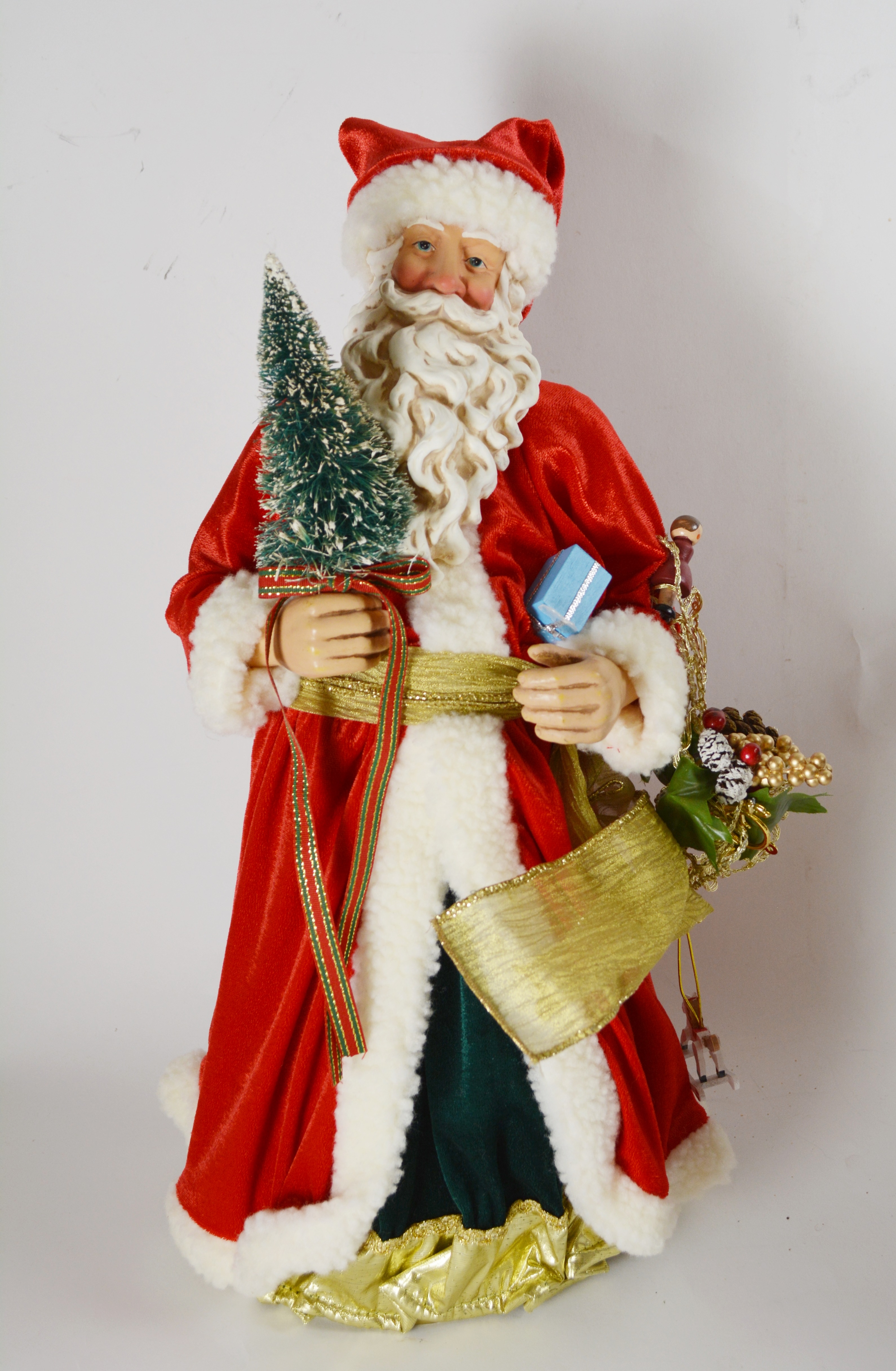 Santa Claus Holiday Decor Items