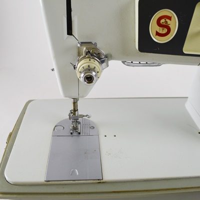 Vintage Singer "Stylist Model 478" Sewing Machine