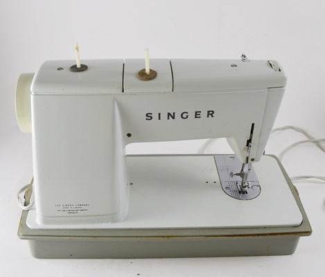 Vintage Singer "Stylist Model 478" Sewing Machine