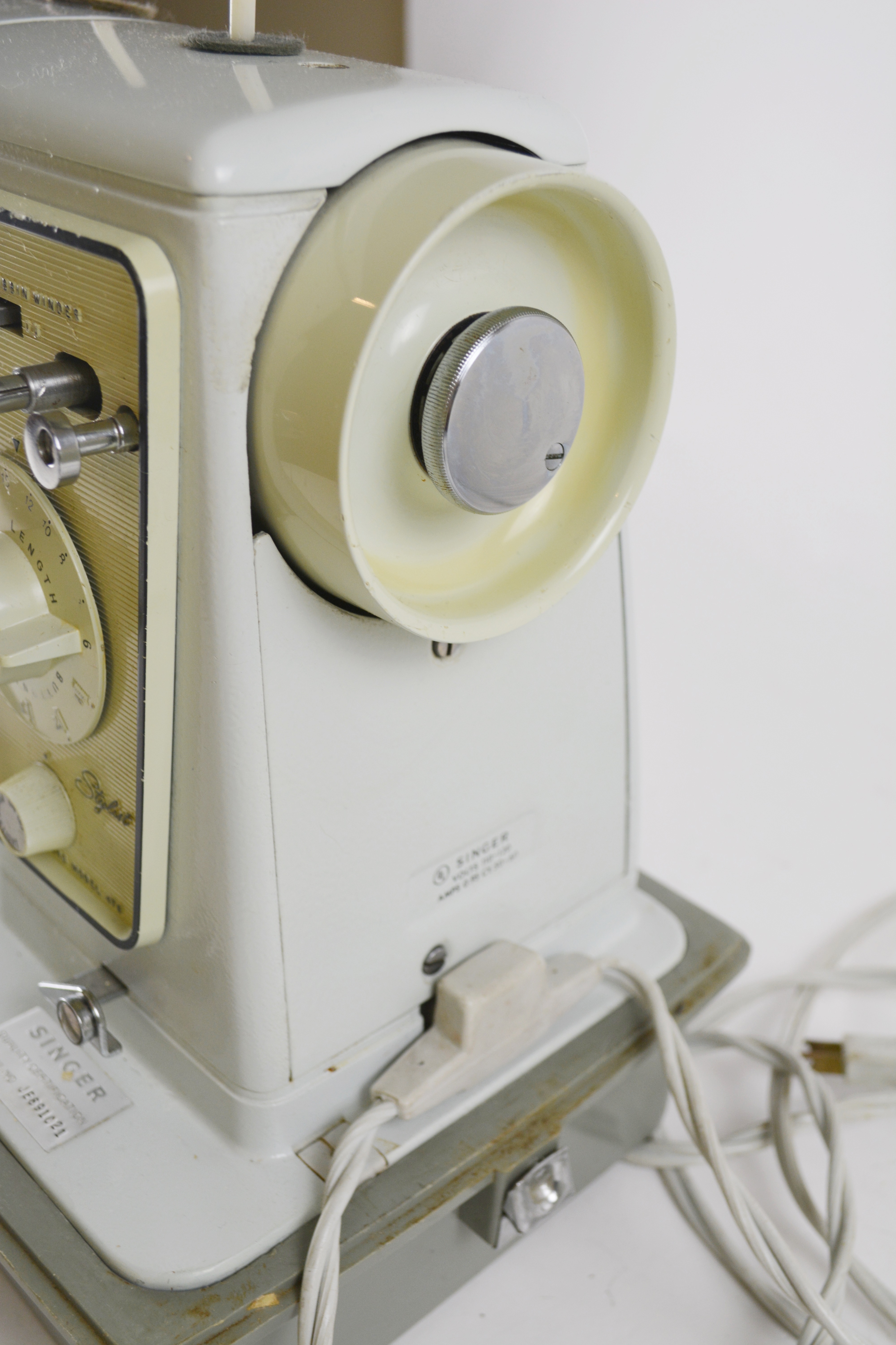 Vintage Singer "Stylist Model 478" Sewing Machine