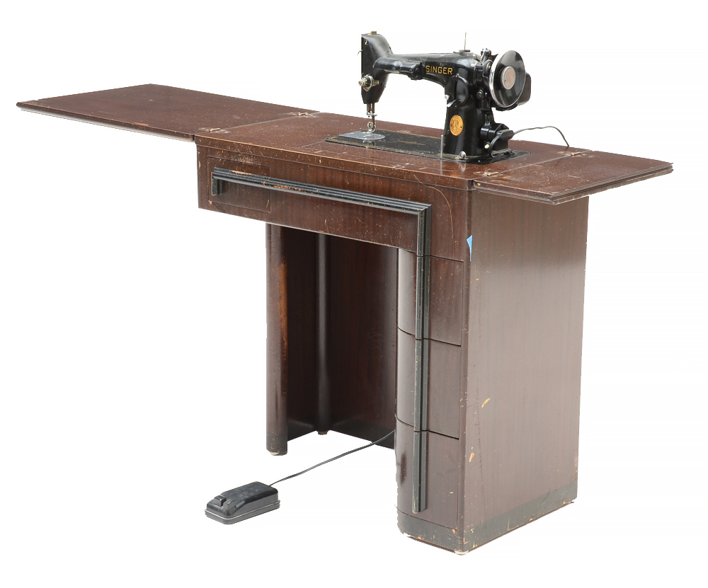 Vintage Singer Electric Sewing Machine i Cabinet with Stool