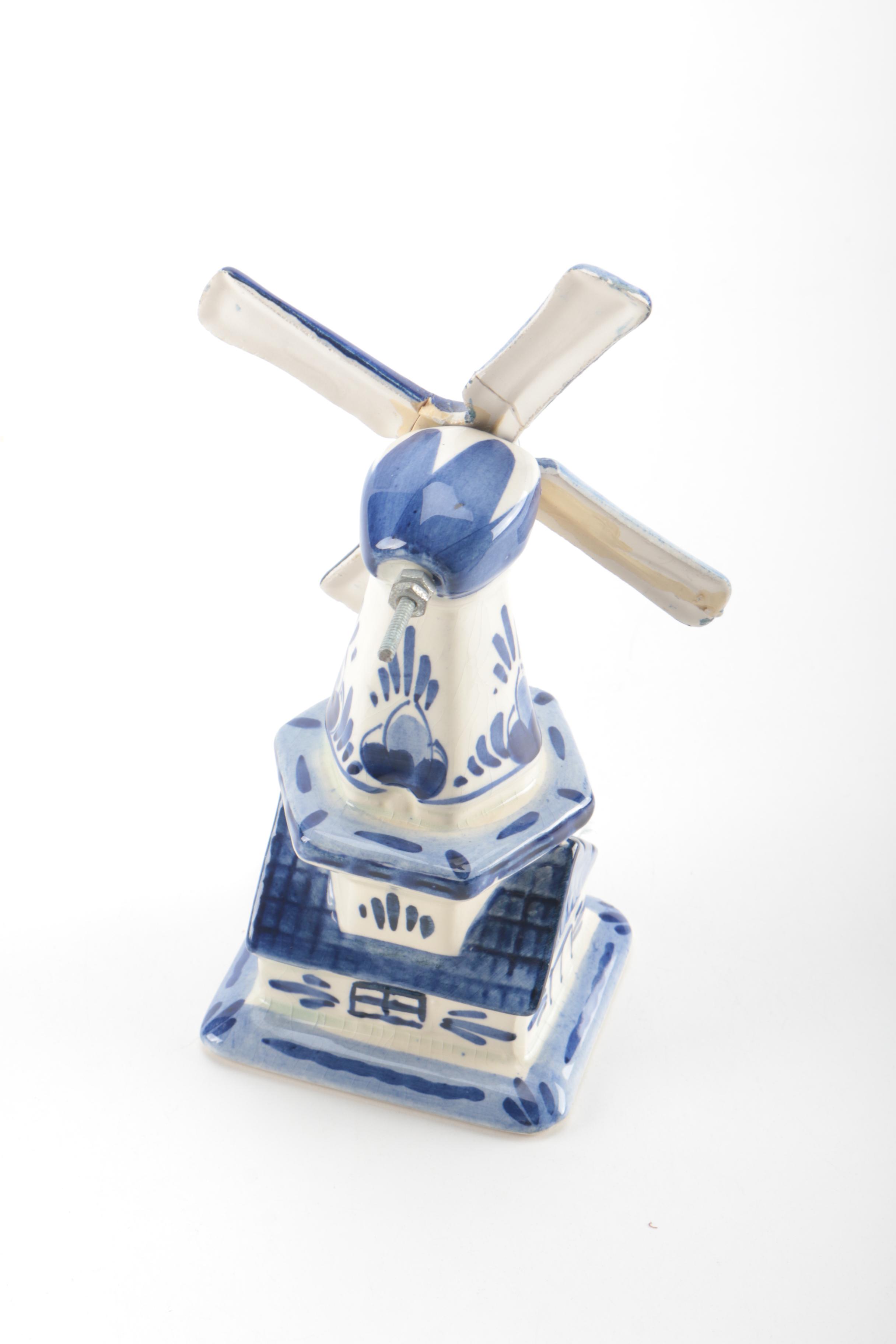 Delft Style Figurines