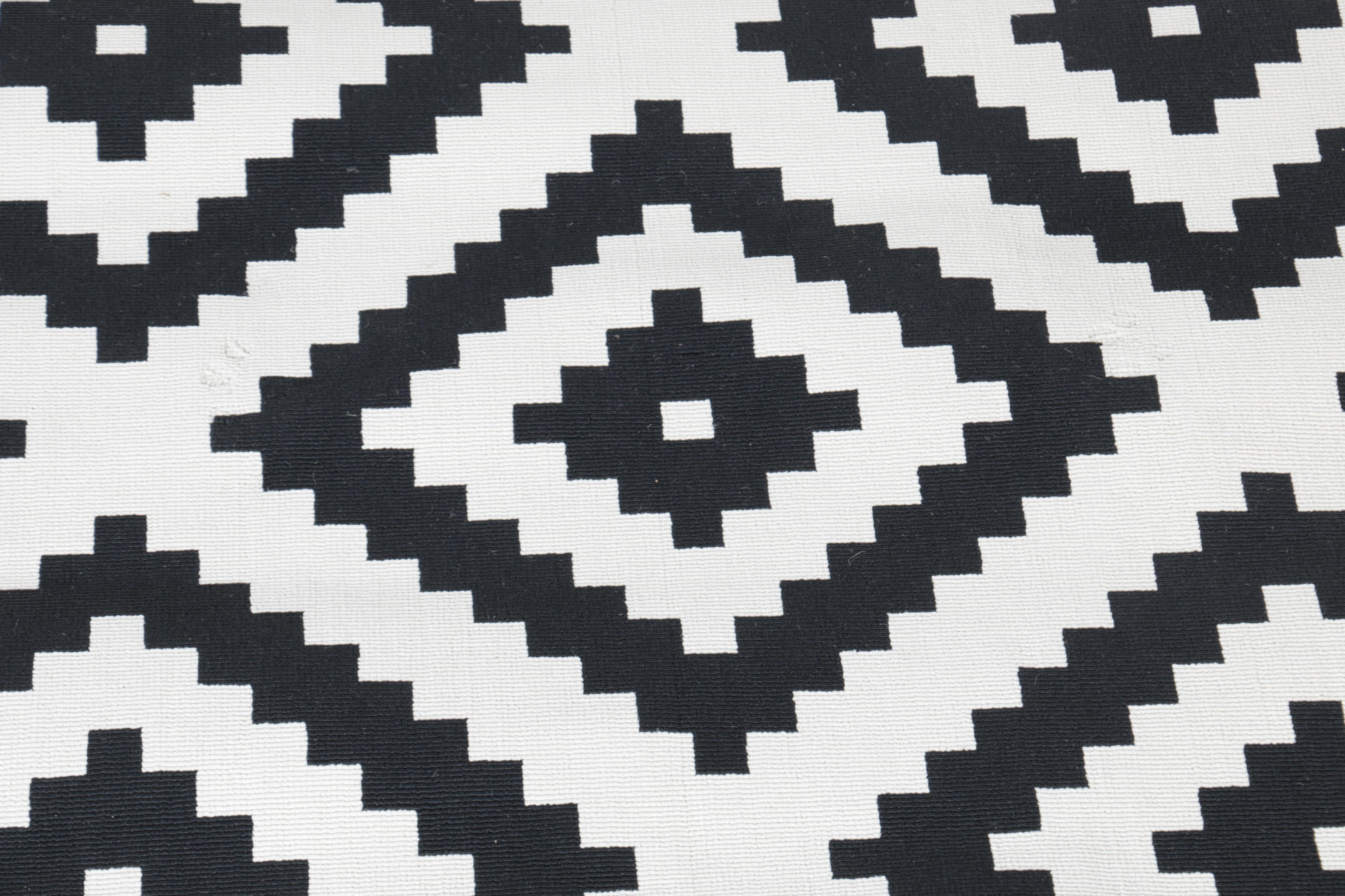 Machine-Made Ikea "Lappljung Ruta" Area Rug