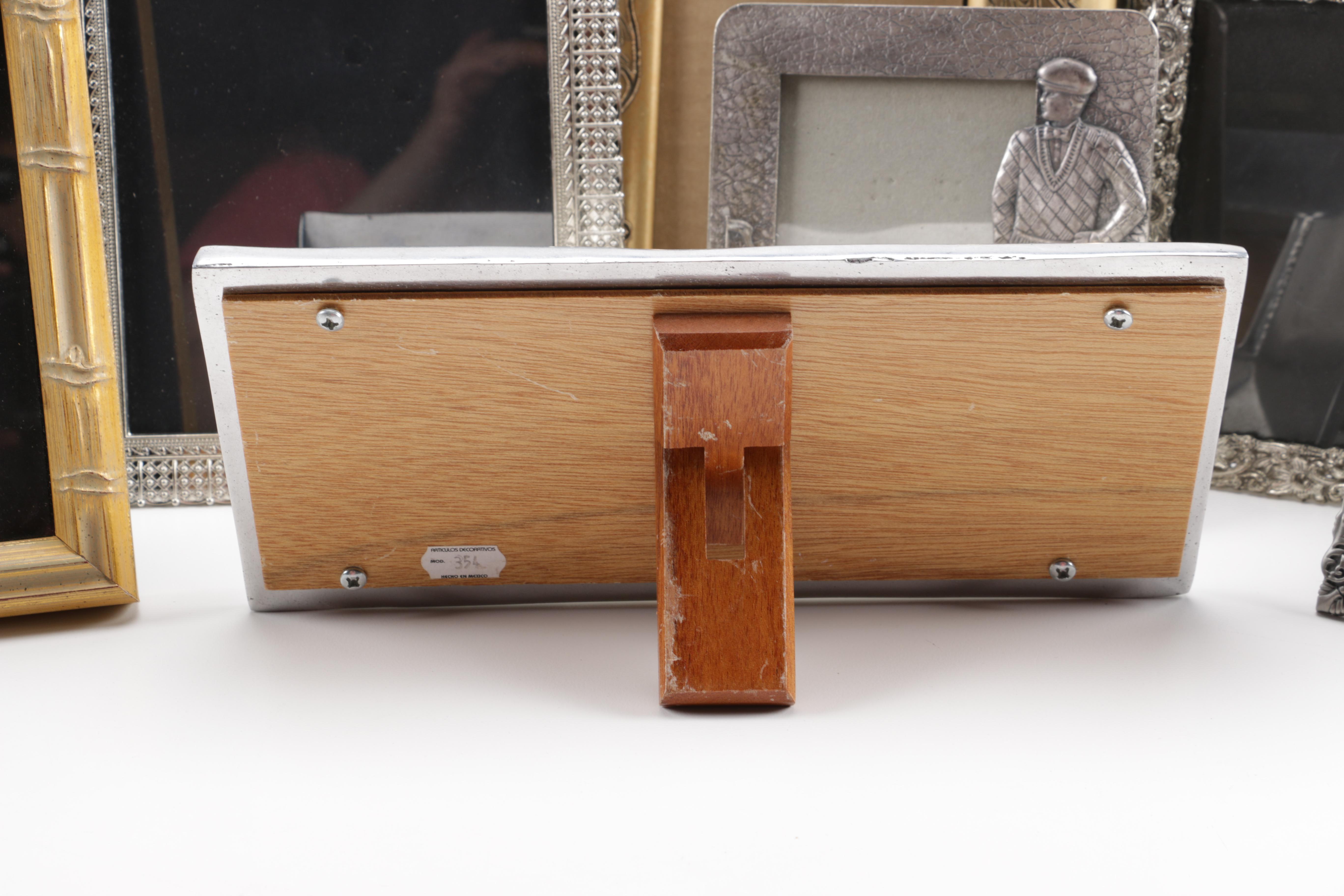 A Collection of Eighteen Decorative Photo Frames