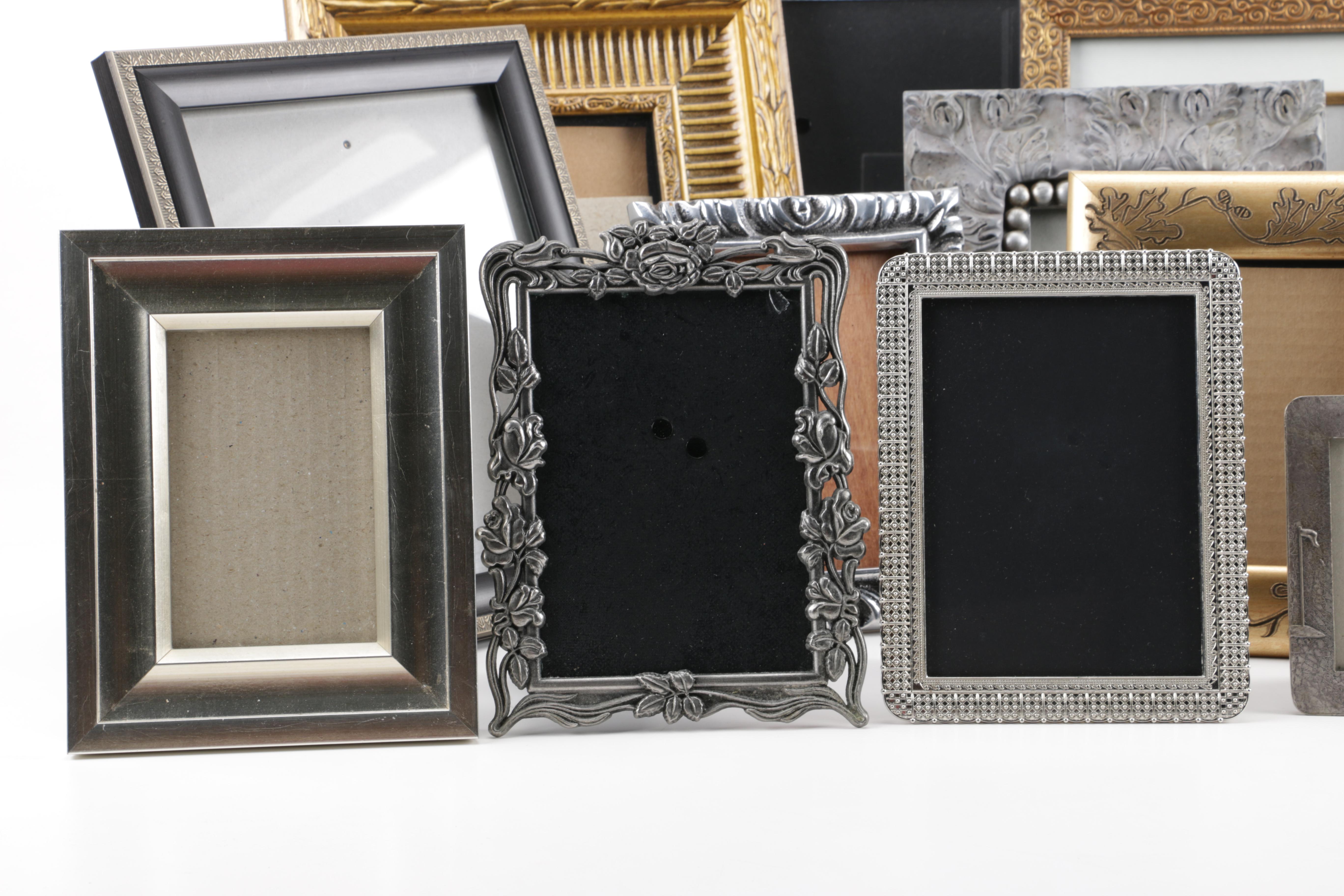 A Collection of Eighteen Decorative Photo Frames