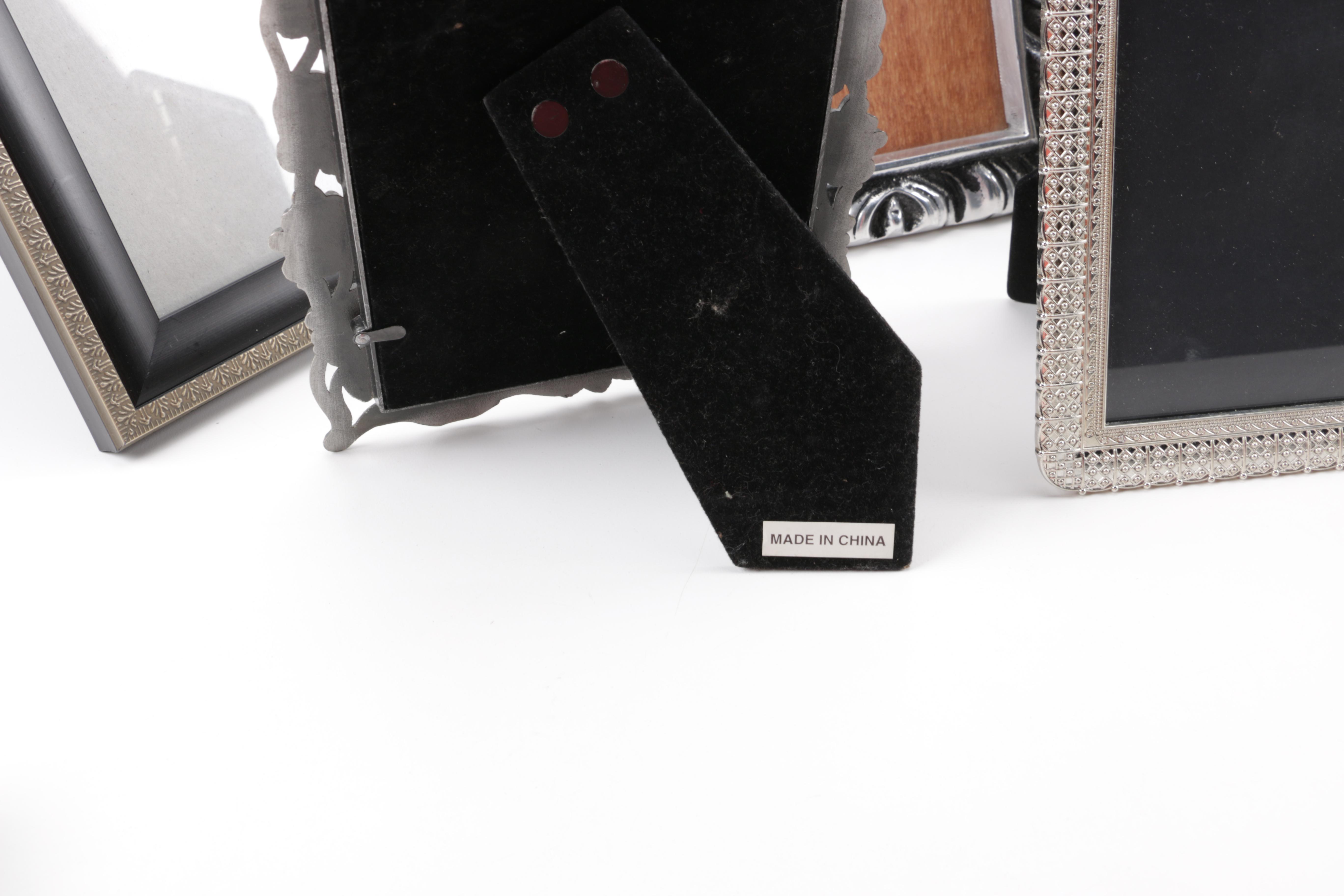 A Collection of Eighteen Decorative Photo Frames