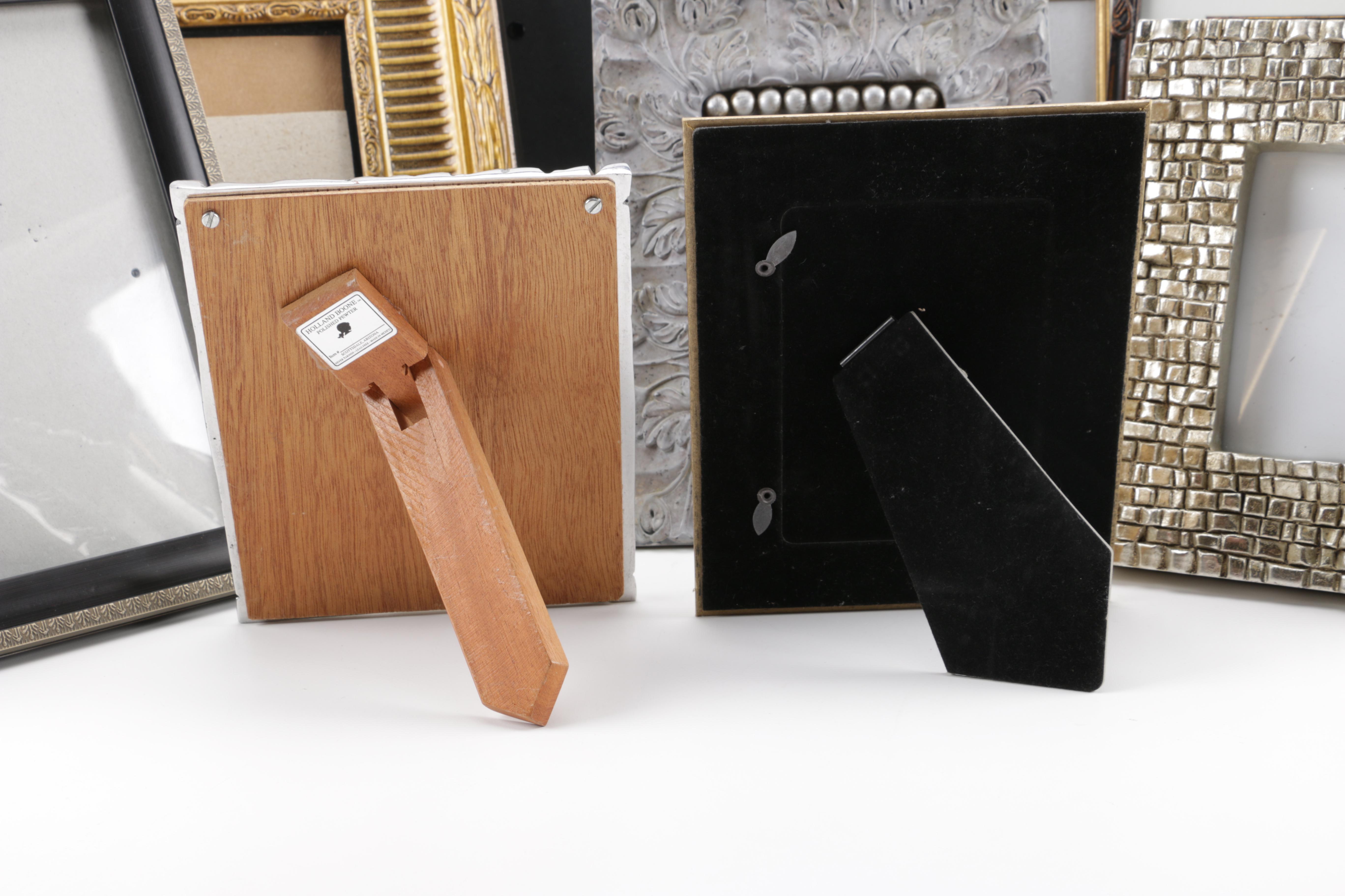 A Collection of Eighteen Decorative Photo Frames