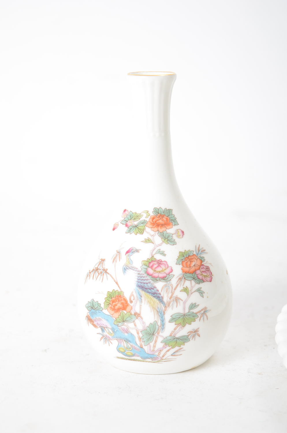 Wedgwood "Nautilus" Plate and "Kutani Crane" Vase