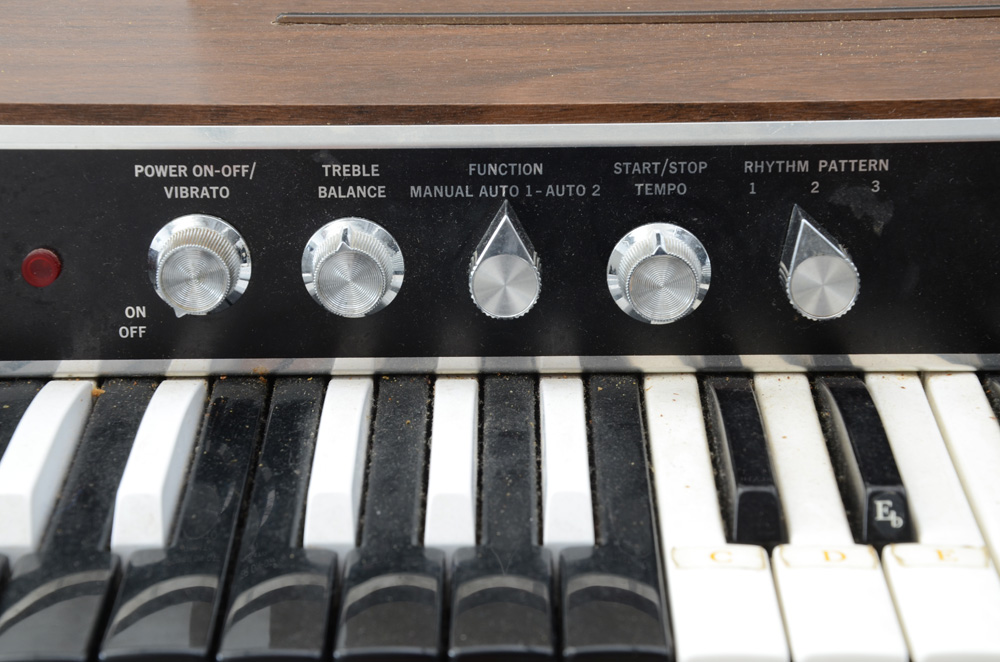 Melo-Sonic 465 Electric Organ