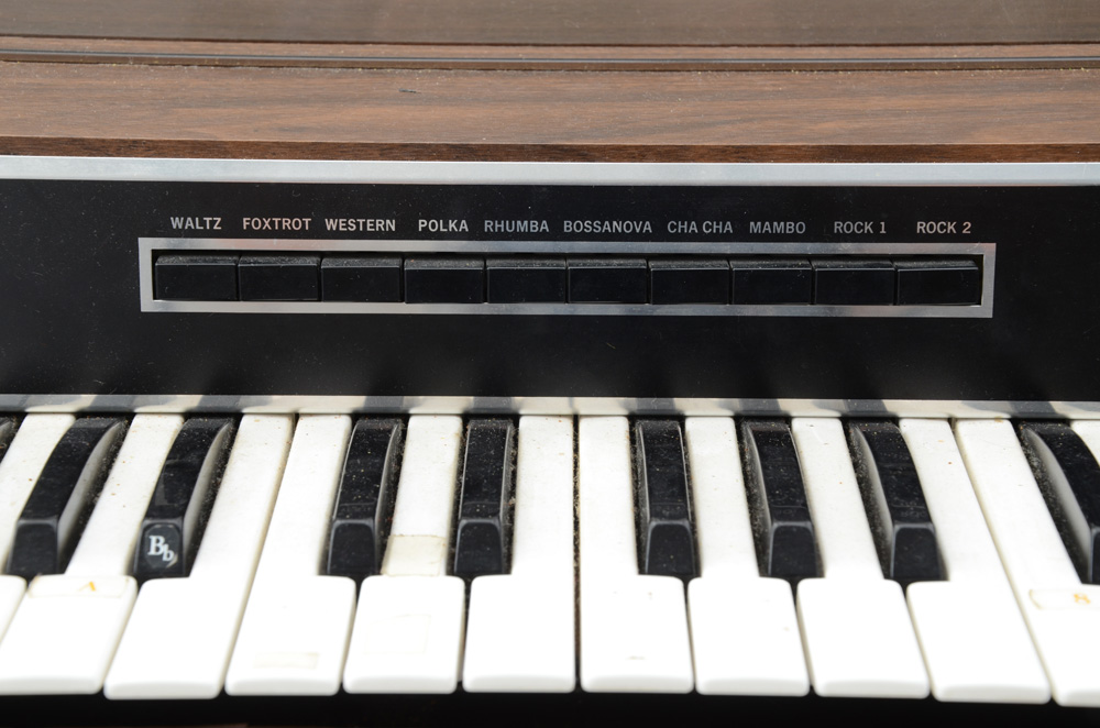 Melo-Sonic 465 Electric Organ