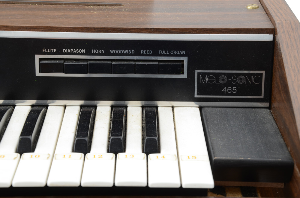 Melo-Sonic 465 Electric Organ