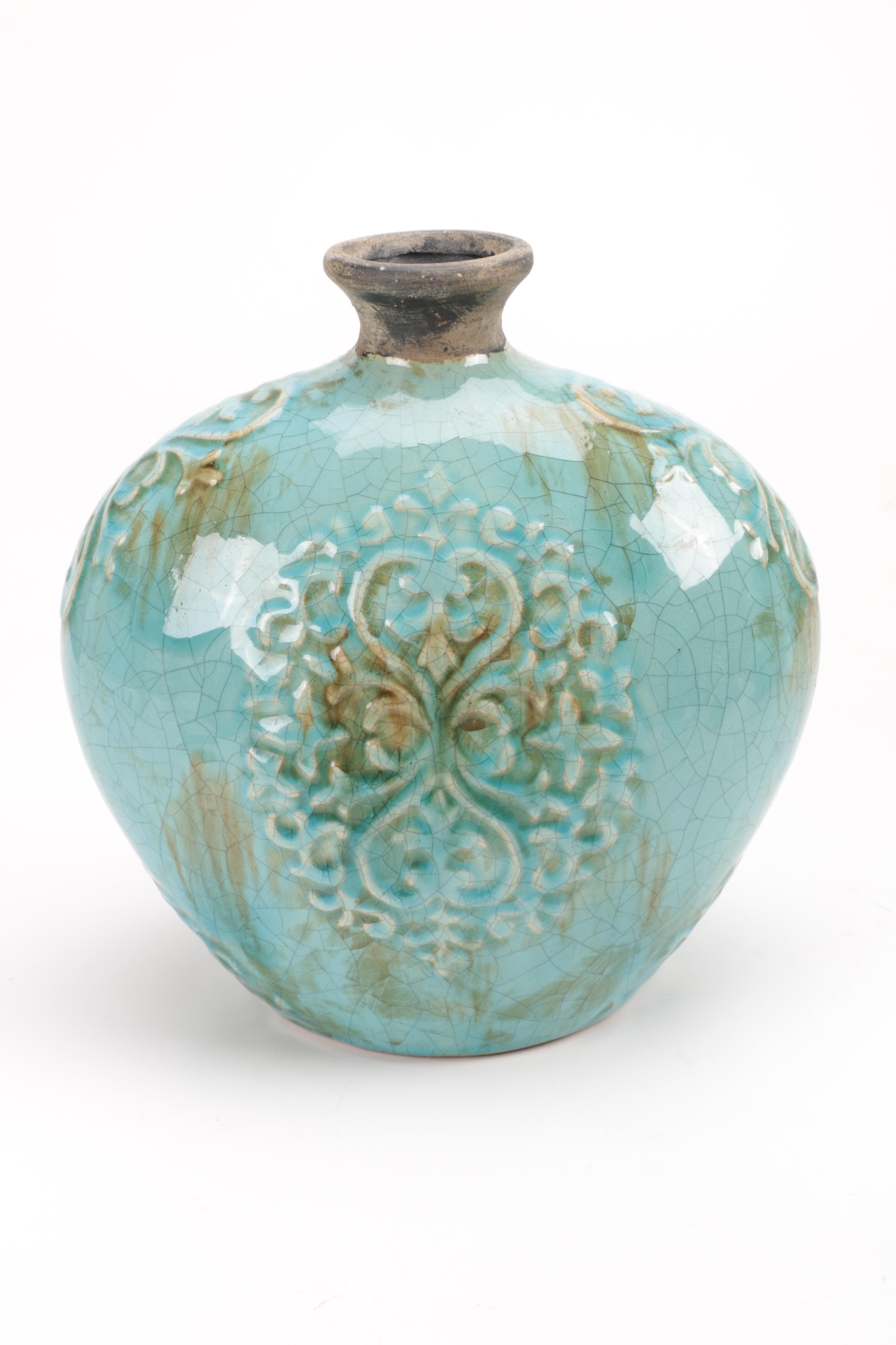 Santai Porcelain and Assorted Ceramic Decor