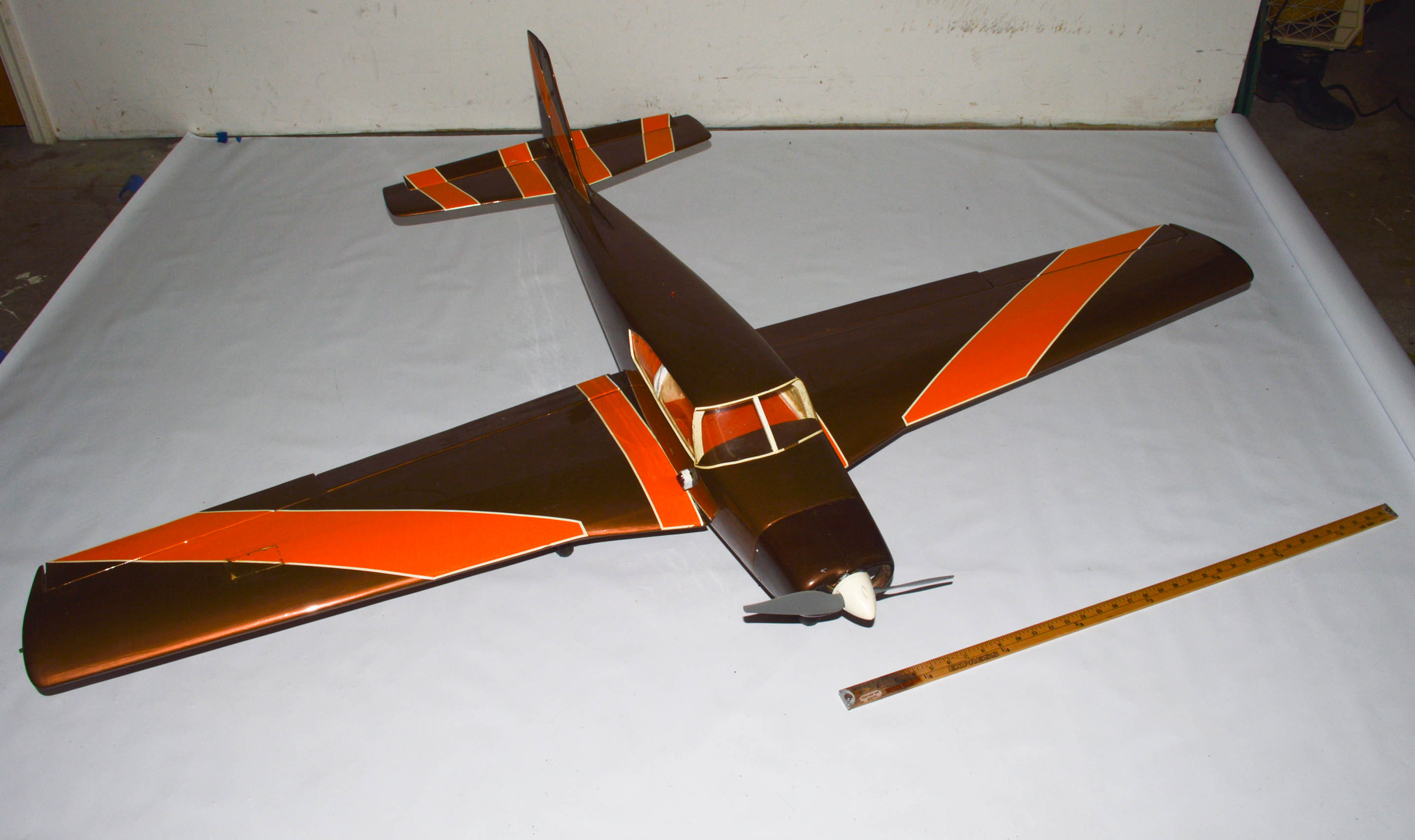 Radio Controlled Piper Comanche 6-Foot Wingspan Model Airplane