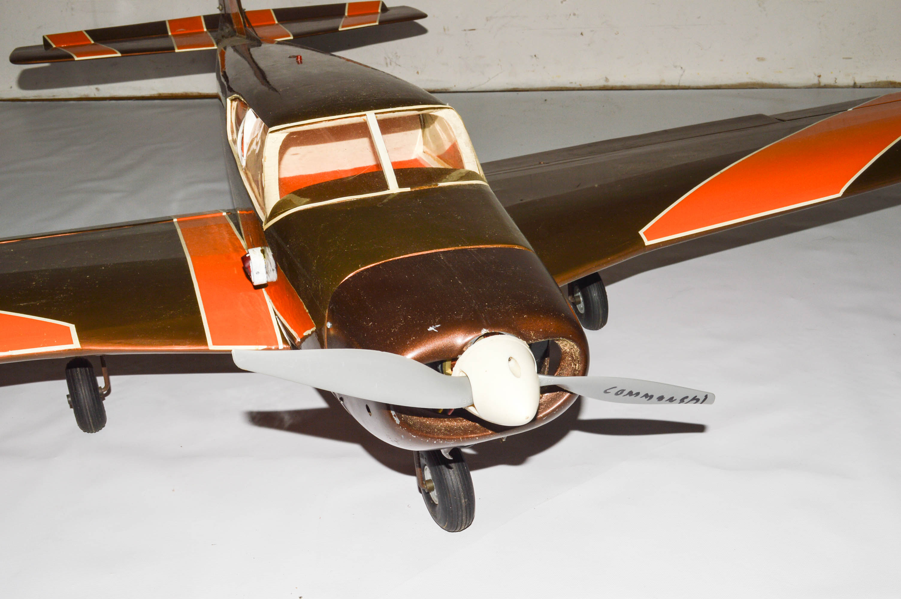 Radio Controlled Piper Comanche 6-Foot Wingspan Model Airplane